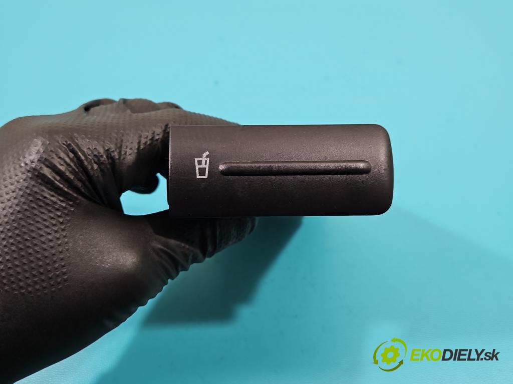 Seat Leon I 1999-2005 1.6 16v 105 HP manual 77 kW 1598 cm3 5- Rukojeť: na nápoje:  (Úchyty, držiaky na nápoje)