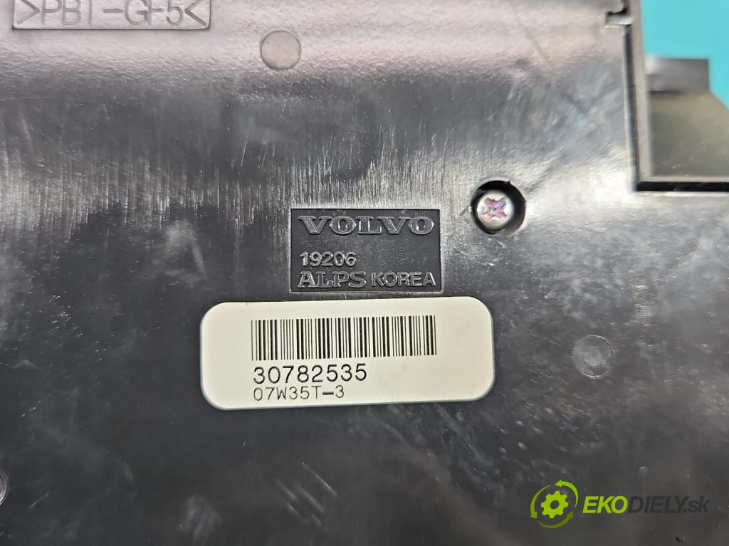 Volvo V50 2.0d 136 HP manual 100 kW 1997 cm3 5- panel kúrenia 30782535