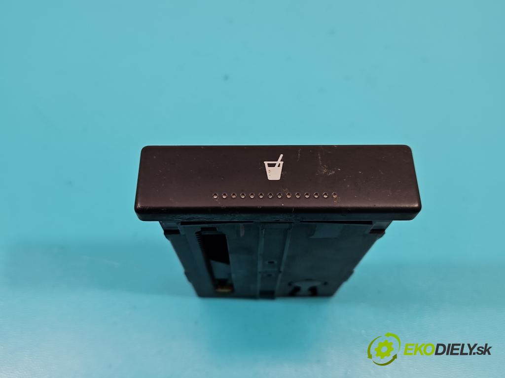 Vw Sharan I 1995-2010 1.9 TDI 116 HP manual 85 kW 1896 cm3 5- Rukojeť: na nápoje:  (Úchyty, držiaky na nápoje)