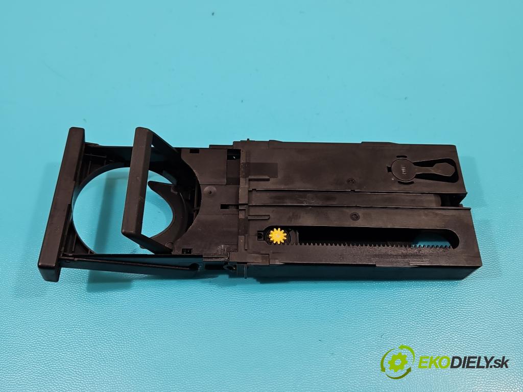 Vw Sharan I 1995-2010 1.9 TDI 116 HP manual 85 kW 1896 cm3 5- Rukojeť: na nápoje:  (Úchyty, držiaky na nápoje)