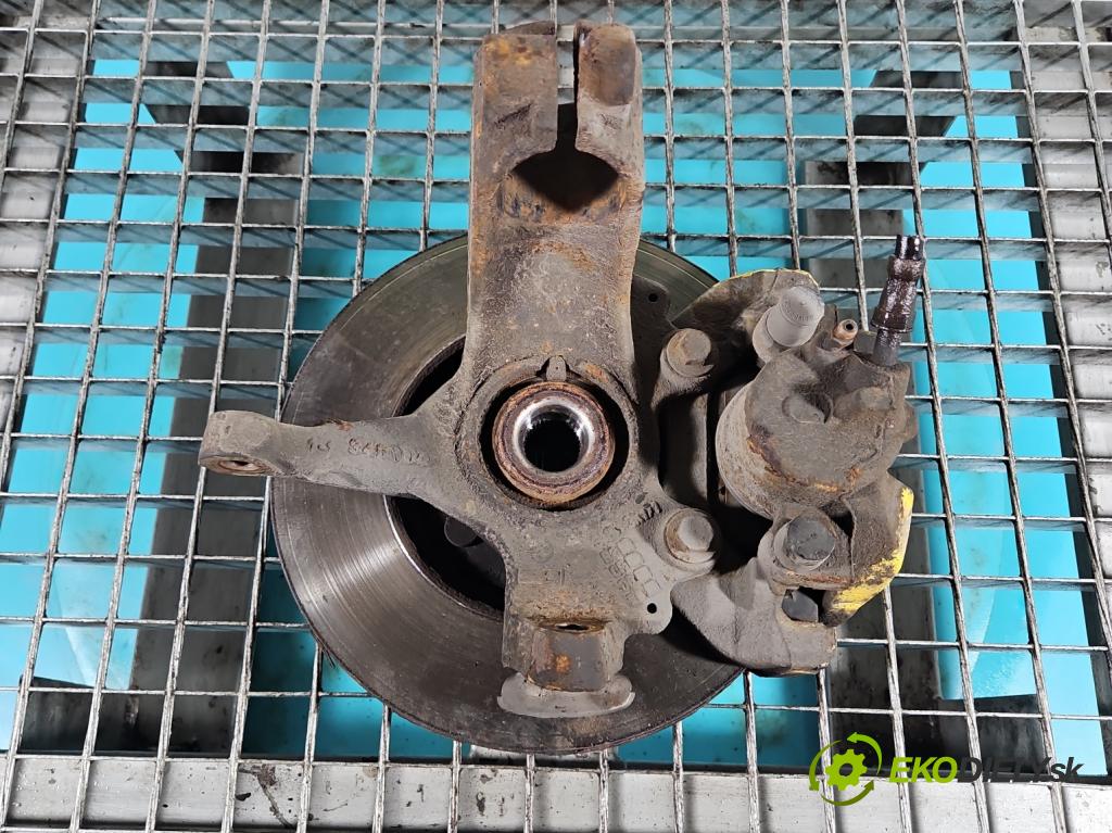 Ford Focus Mk2 2004-2011 1.6 tdci 109 HP manual 80 kW 1560 cm3 3- náboj ľavé  (Náboje)