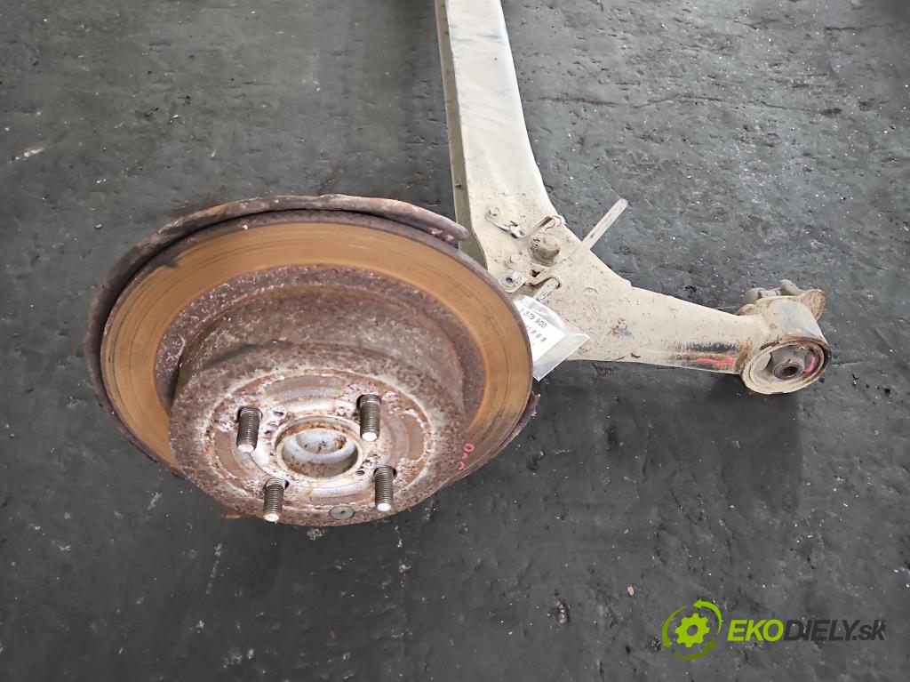 Toyota Corolla E12 2001-2009 2.0 D4D 90 hp manual 66 kW 1995 cm3 3- zadní výztuha  (Výztuhy zadní)