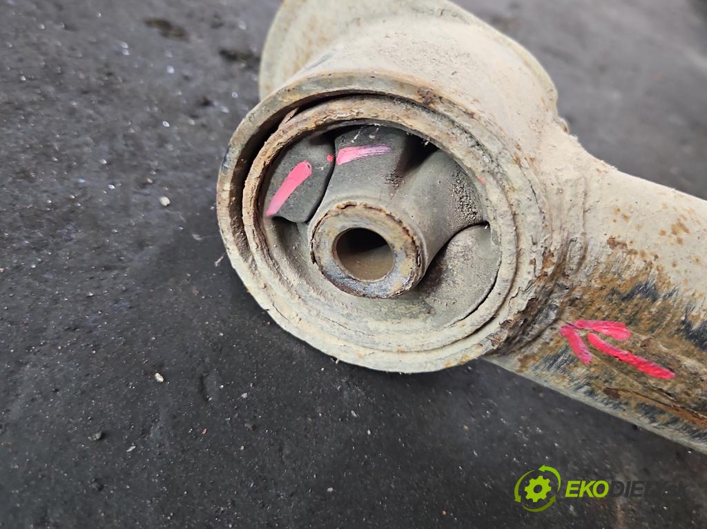 Toyota Corolla E12 2001-2009 2.0 D4D 90 hp manual 66 kW 1995 cm3 3- zadní výztuha  (Výztuhy zadní)