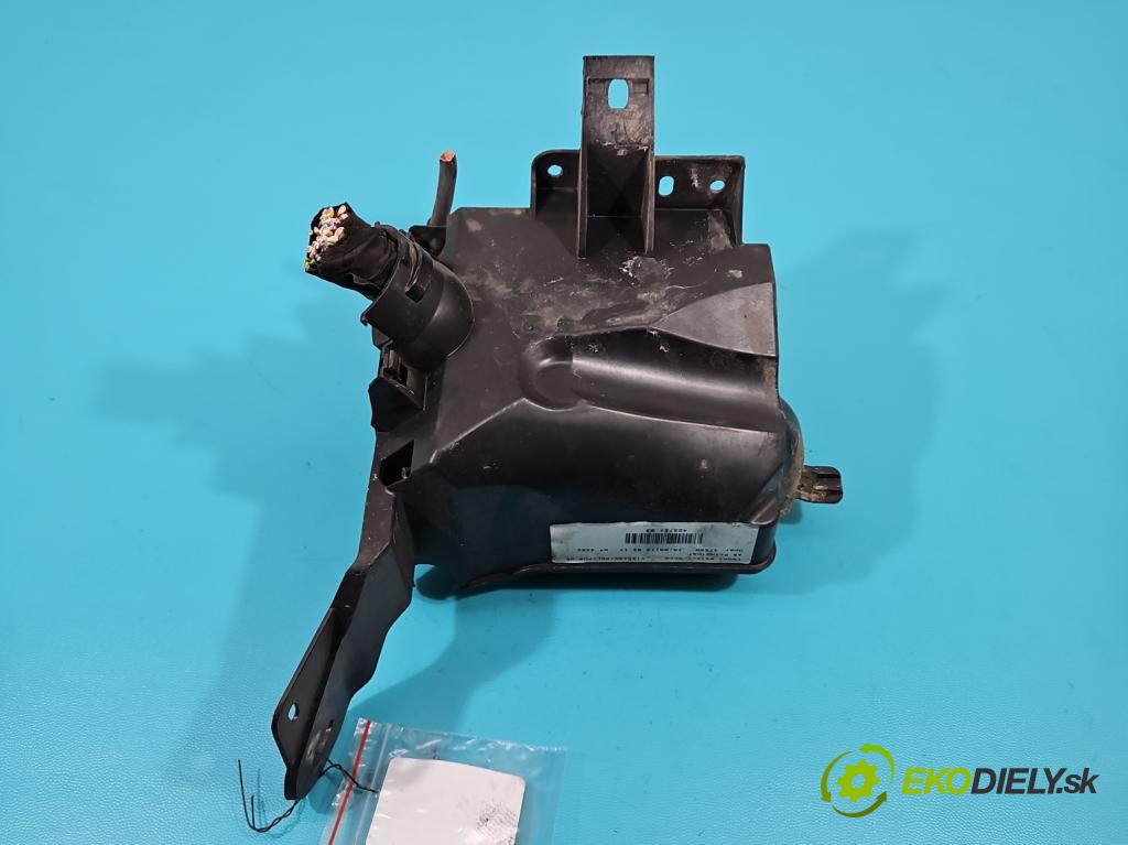 Peugeot 208 I 2012-2019 1.6 hdi 92 hp manual 68 kW 1560 cm3 5- skříňka pojistková  (Pojistkové skříňky)