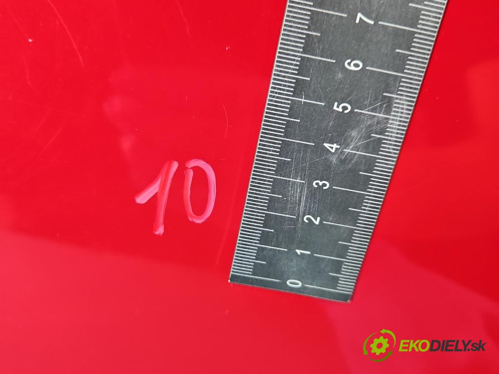 Peugeot 107 1.0b 68 HP manual 50 kW 998 cm3 3- kapota predná