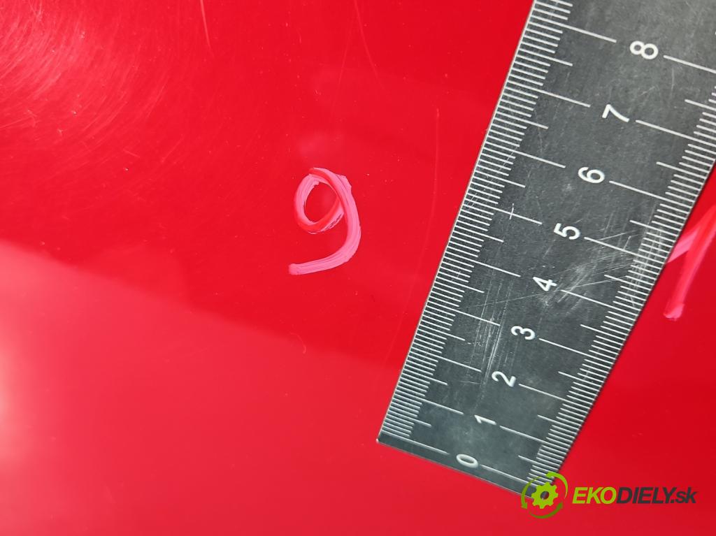 Peugeot 107 1.0b 68 HP manual 50 kW 998 cm3 3- kapota predná