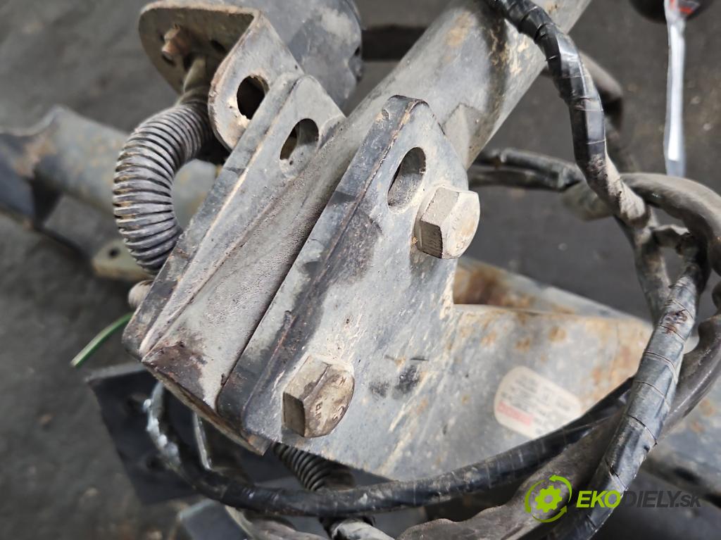 Peugeot 407 1.6 HDI 109 HP manual 80 kW 1560 cm3 5- Hák: vlečení:  (Ťažné zariadenia)