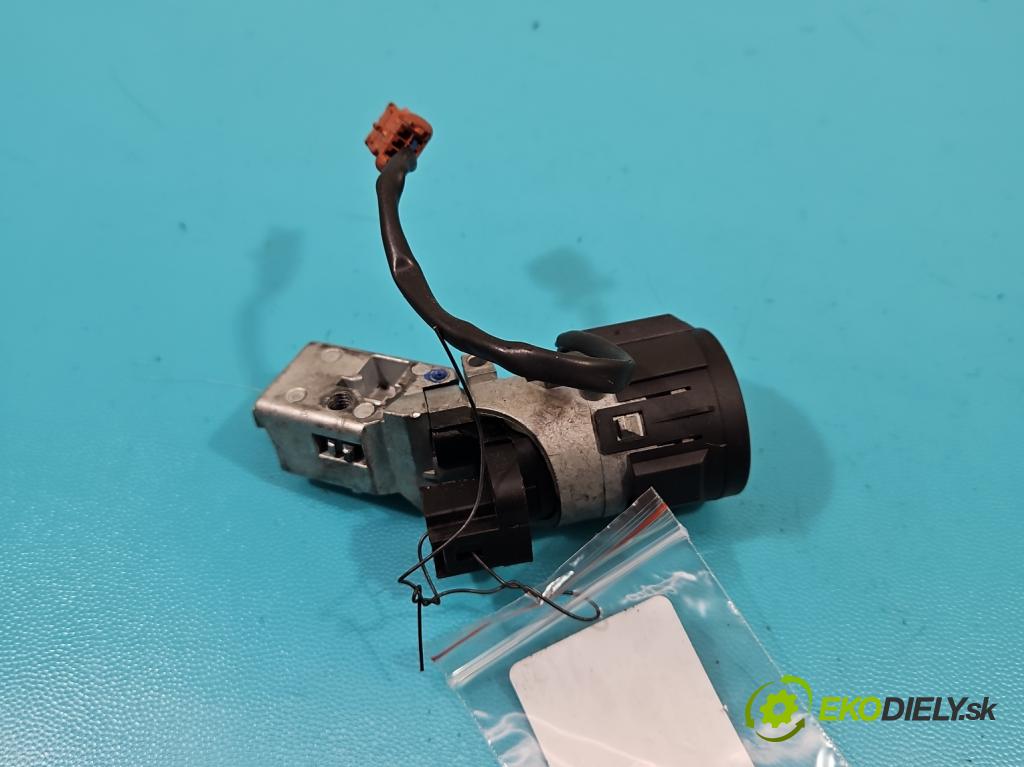 Peugeot 407 1.6 HDI 109 HP manual 80 kW 1560 cm3 5- Spínačka  (Spínacie skrinky a kľúče)