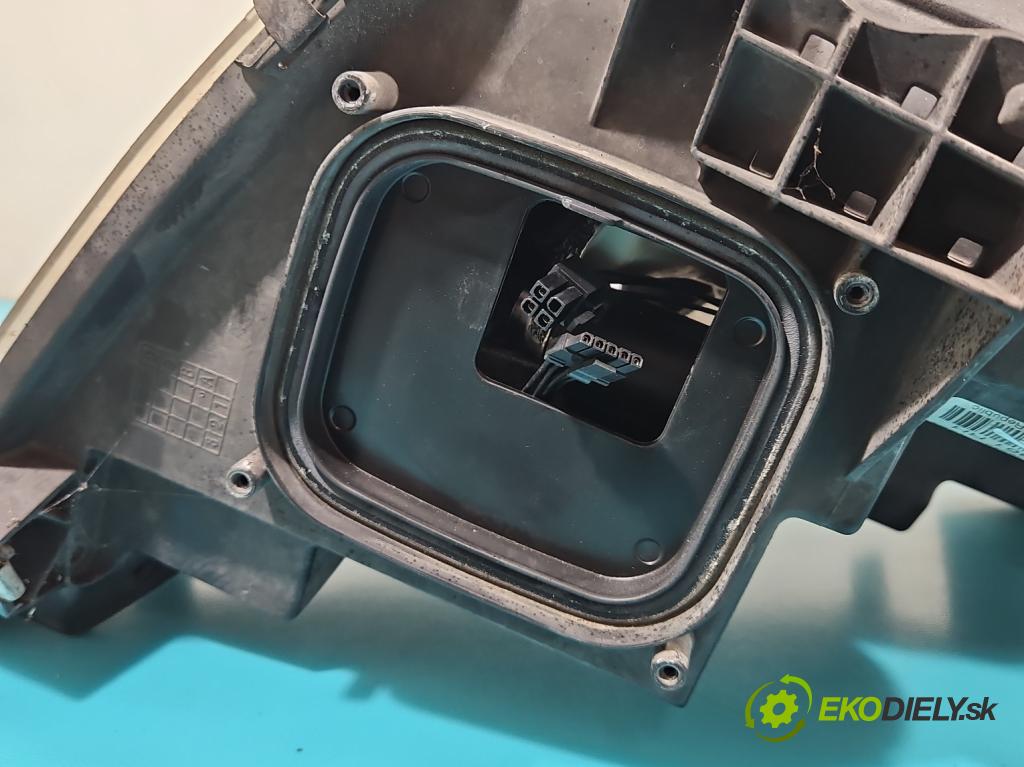 Opel Zafira C 2012-2019 Tourer 2.0 CDTI 165 HP manual 121 kW 1956 cm3 5- Reflektor: pravý 030126328200 (Pravé)