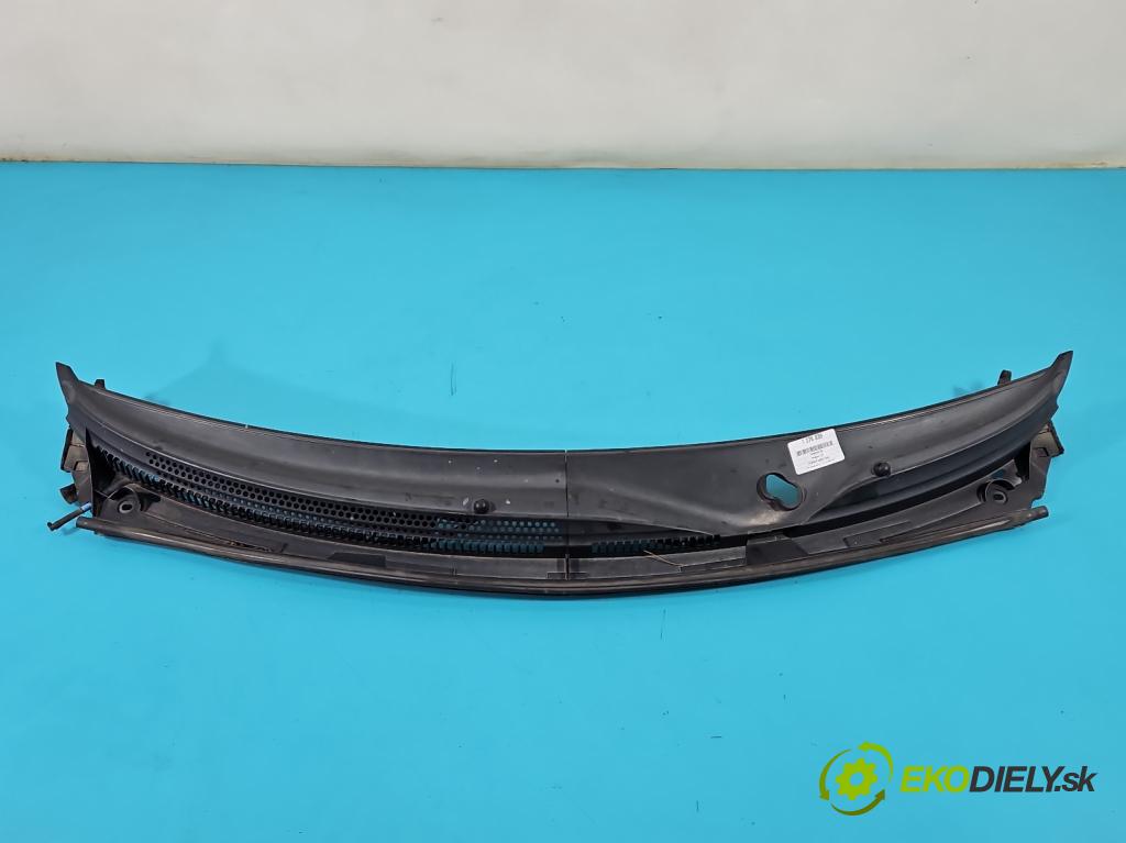 Peugeot 107 1.0b 68 HP manual 50 kW 998 cm3 3- torpédo  (Torpéda)