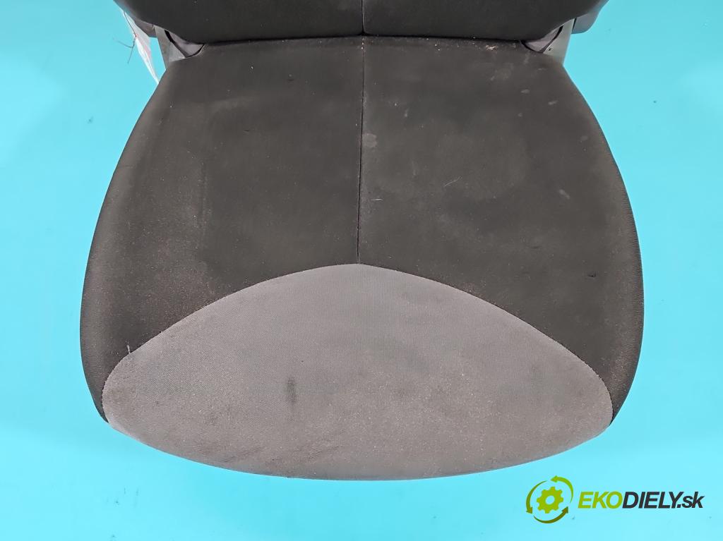 Peugeot 107 1.0b 68 HP manual 50 kW 998 cm3 3- Sedačka pravý  (Sedačky, sedadlá)