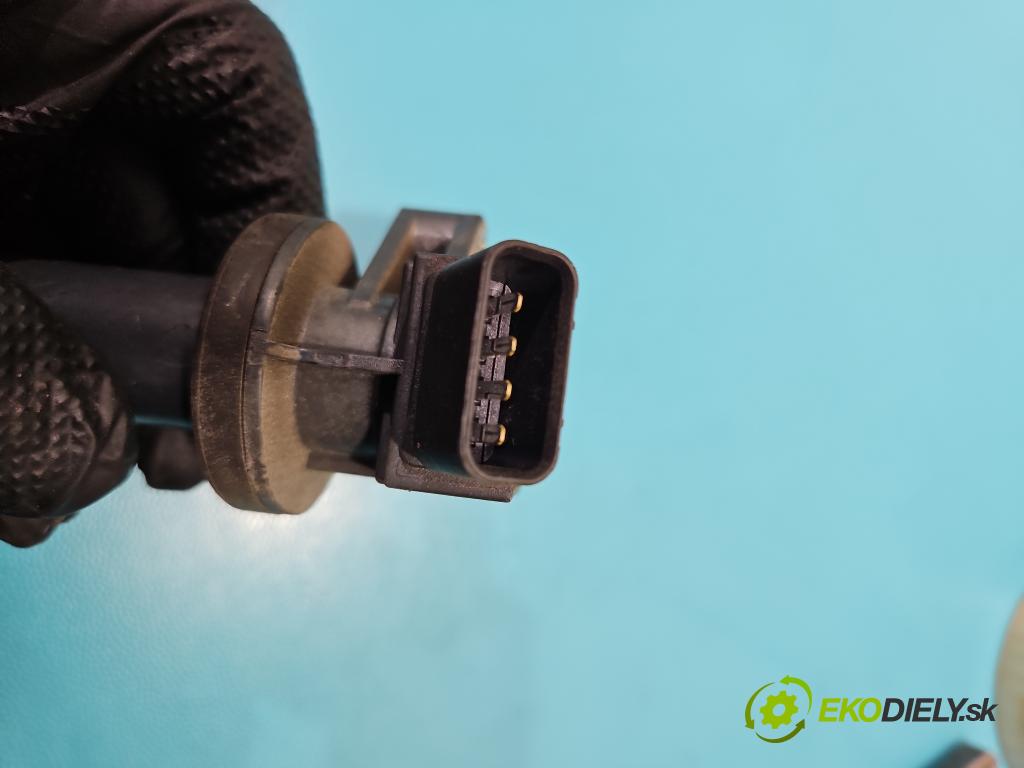 Peugeot 107 1.0b 68 HP manual 50 kW 998 cm3 3- cievka zapaľovacia 90080-18019 (Zapaľovacie cievky, moduly)