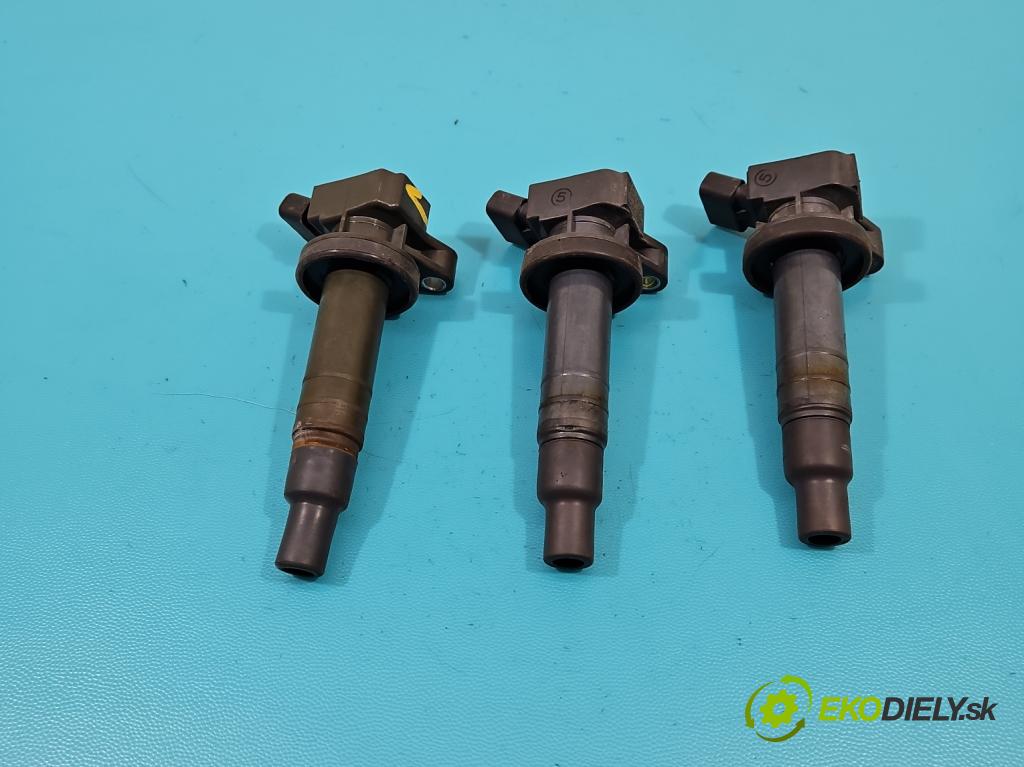 Peugeot 107 1.0b 68 HP manual 50 kW 998 cm3 3- cievka zapaľovacia 90080-18019 (Zapaľovacie cievky, moduly)