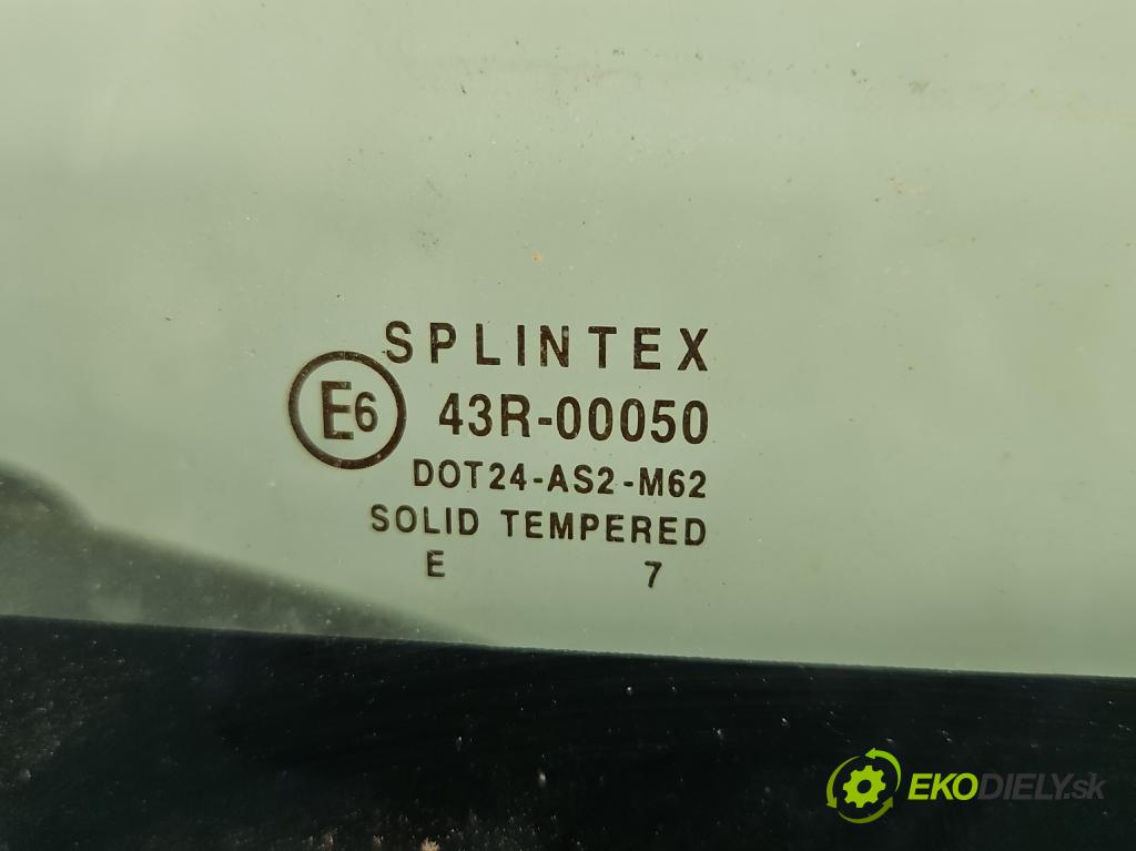 Peugeot 107 1.0b 68 hp manual 50 kW 998 cm3 3- sklo zadní  (Okna zadní)