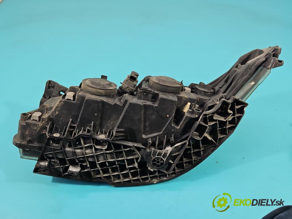 Renault Laguna II 2001-2007 1.9 dci 110 HP manual 81 kW 1870 cm3 5- Reflektor: pravý 8200481197 (Pravé)