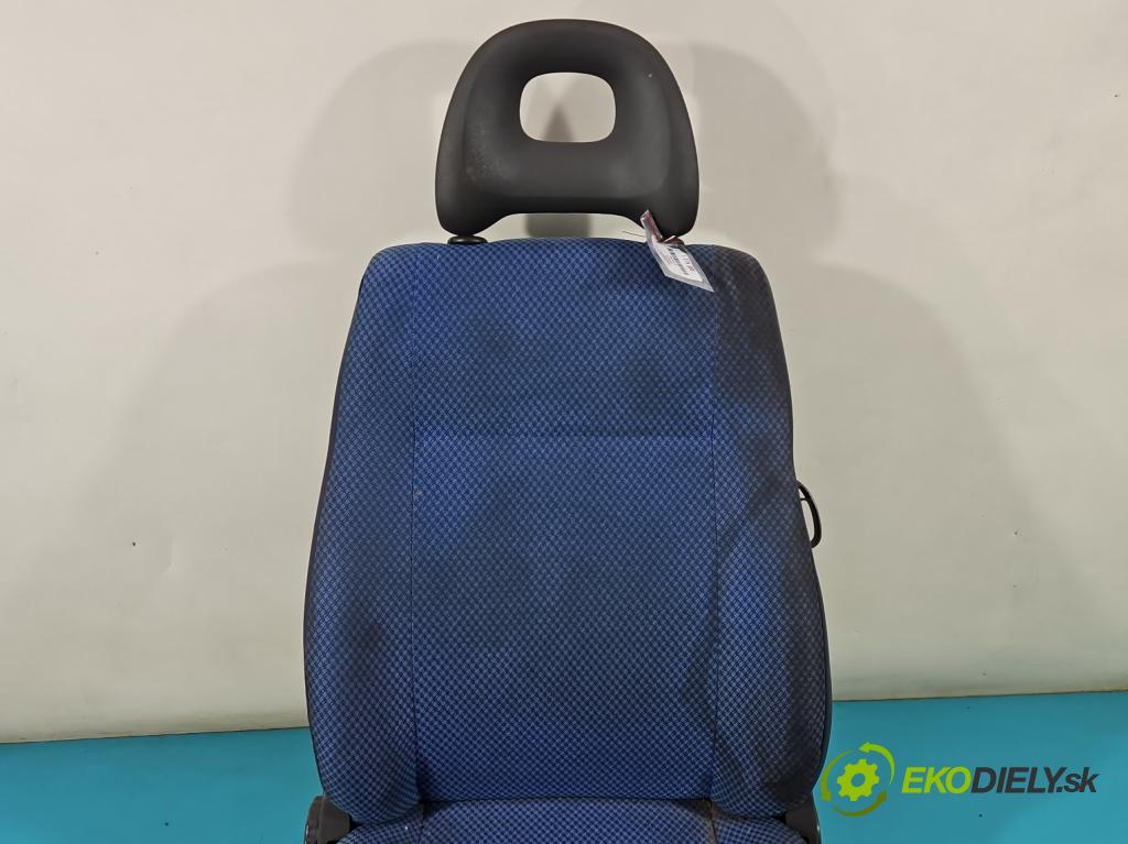 Fiat Seicento 0.9b 39 HP manual 29 kW 899 cm3 3- Sedačka ľavý  (Sedačky, sedadlá)