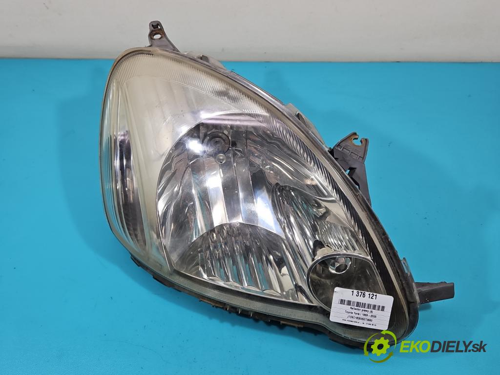 Toyota Yaris I 1999-2005 1.4 D4D 75 HP manual 55 kW 1364 cm3 5- Reflektor: pravý  (Pravé)