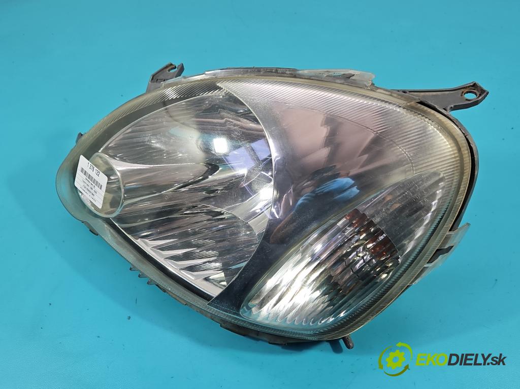 Toyota Yaris I 1999-2005 1.4 D4D 75 hp manual 55 kW 1364 cm3 5- světlo levý  (Klika dveří ostatní)