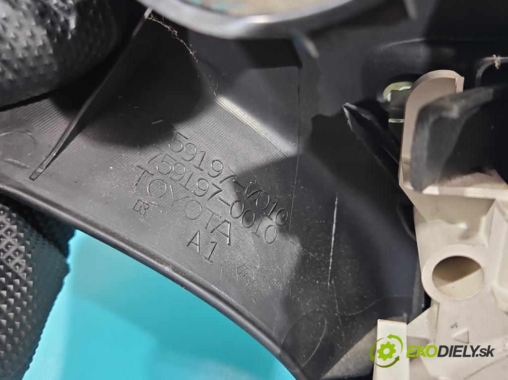 Toyota Yaris I 1999-2005 1.4 D4D 75 HP manual 55 kW 1364 cm3 5- panel kúrenia 759197-7010