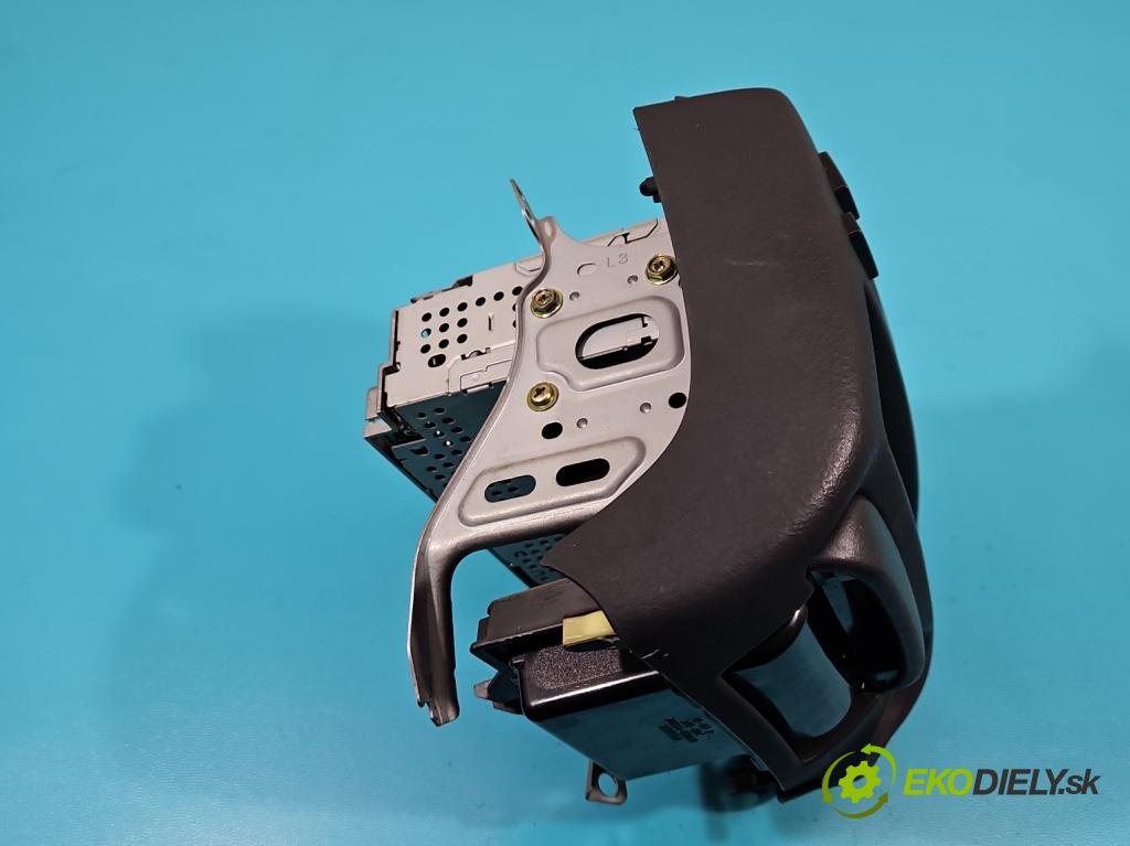 Toyota Yaris I 1999-2005 1.4 D4D 75 HP manual 55 kW 1364 cm3 5- Radio originál 86120-52390