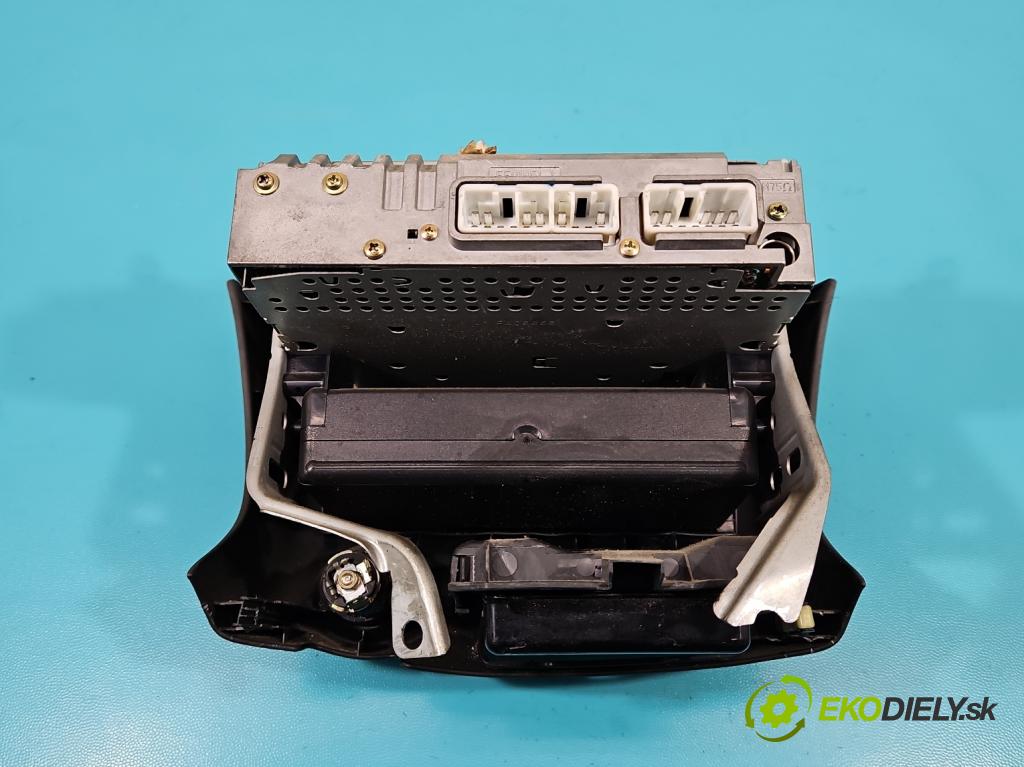 Toyota Yaris I 1999-2005 1.4 D4D 75 HP manual 55 kW 1364 cm3 5- Radio originál 86120-52390
