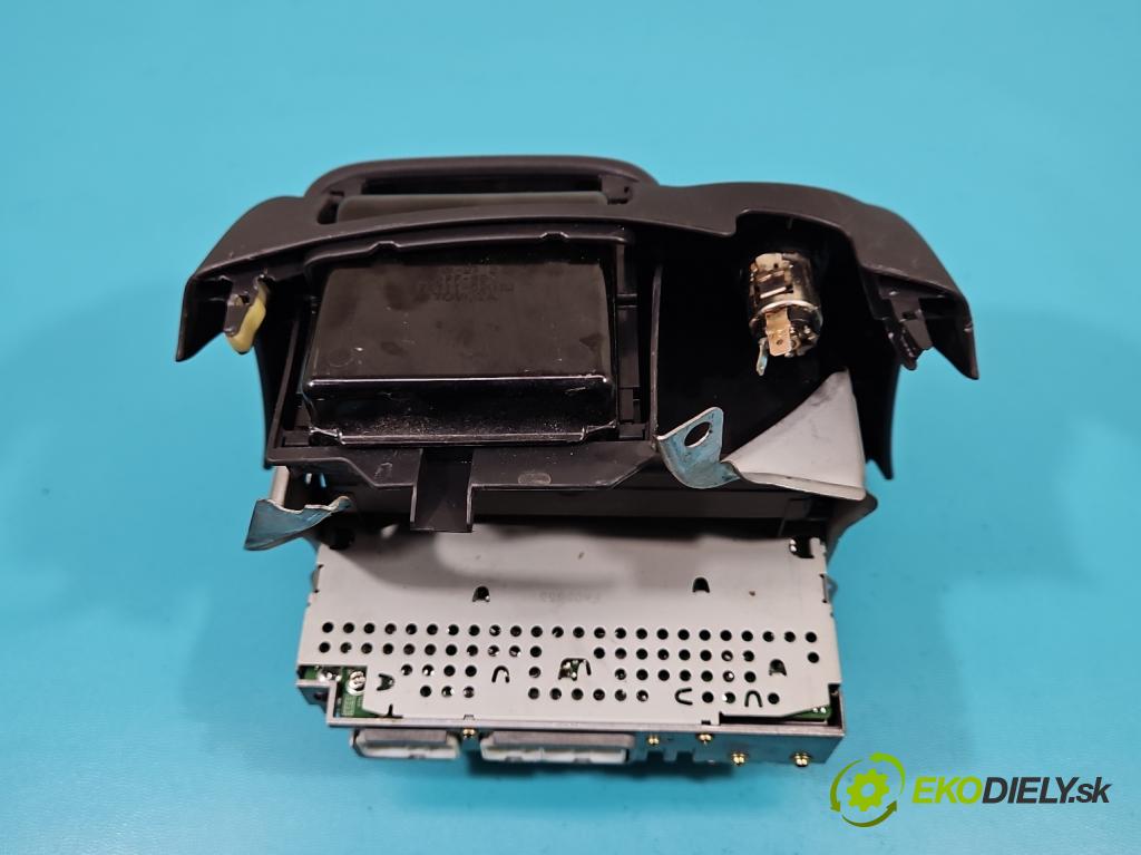 Toyota Yaris I 1999-2005 1.4 D4D 75 HP manual 55 kW 1364 cm3 5- Radio originál 86120-52390