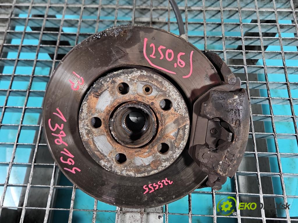 Vw Golf IV 1997-2003 1.6 SR 101 HP manual 74 kW 1595 cm3 5- náboj pravé  (Náboje)