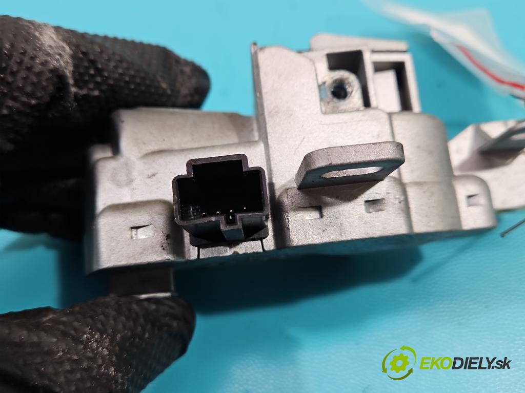 Volvo V50 2.0d 136 HP manual 100 kW 1997 cm3 5- Blokáda: řízení: T272416C2 (Ostatné)