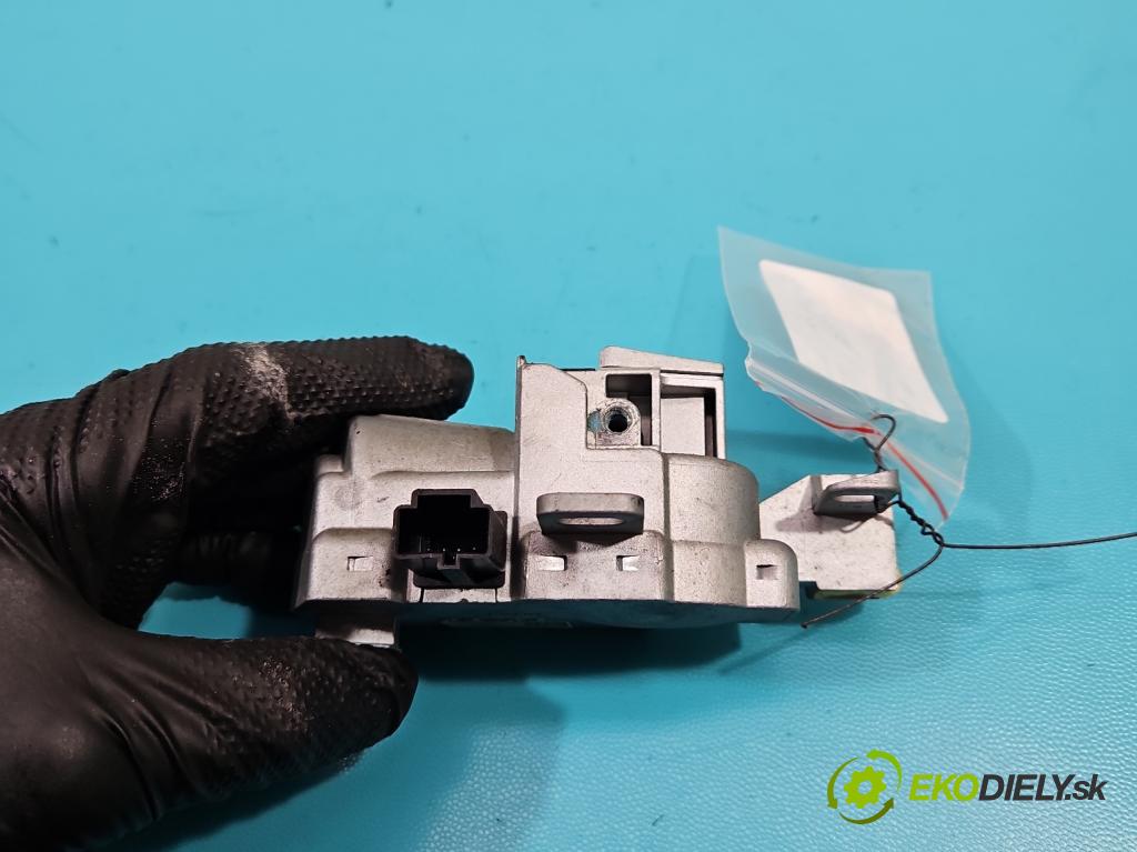 Volvo V50 2.0d 136 HP manual 100 kW 1997 cm3 5- Blokáda: řízení: T272416C2 (Ostatné)