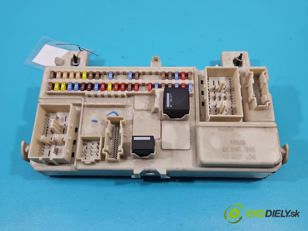 Volvo V50 2.0d 136hp manual 100 kW 1997 cm3 5- skříňka pojistková 31254903 (Pojistkové skříňky)