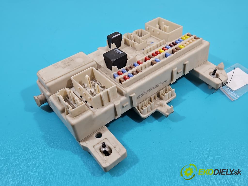 Volvo V50 2.0d 136hp manual 100 kW 1997 cm3 5- skříňka pojistková 31254903 (Pojistkové skříňky)