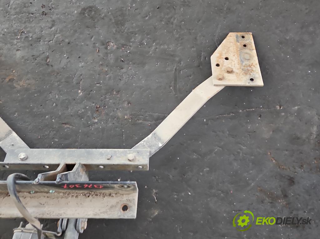 Volvo V50 2.0d 136hp manual 100 kW 1997 cm3 5- oko tažné  (Tažná zařízení)