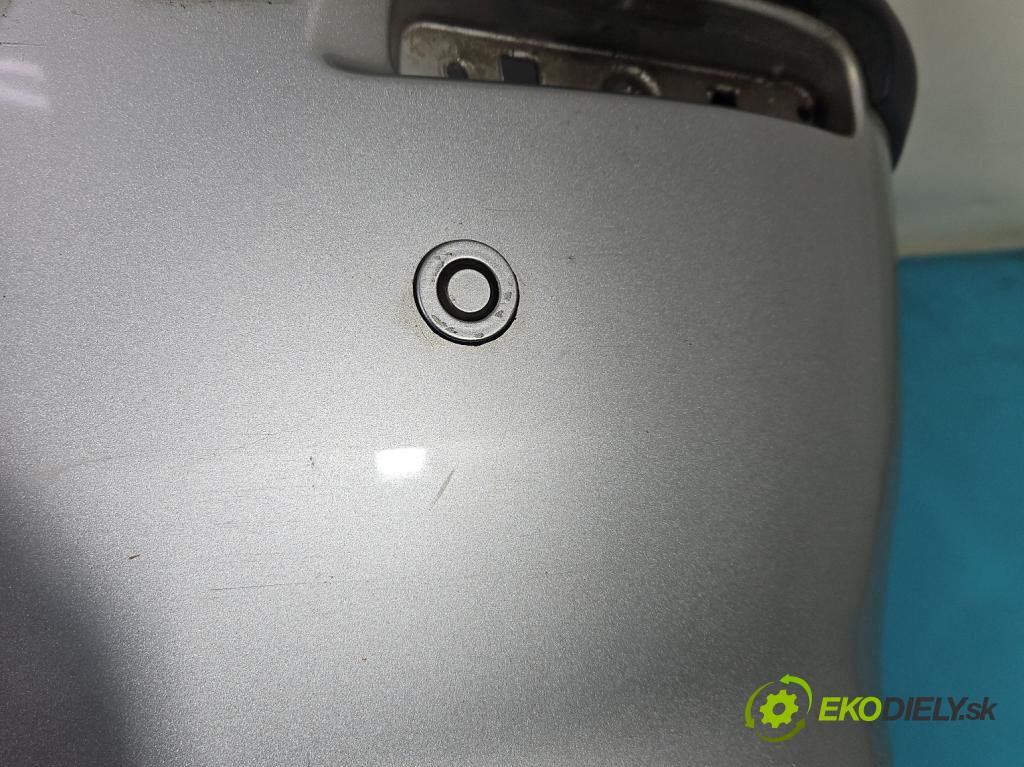 Toyota Corolla Verso II 2004-2009 1.8 VVTI 129 hp automatic 95 kW 1794 cm3 5- nárazník zadní (Ostatné)