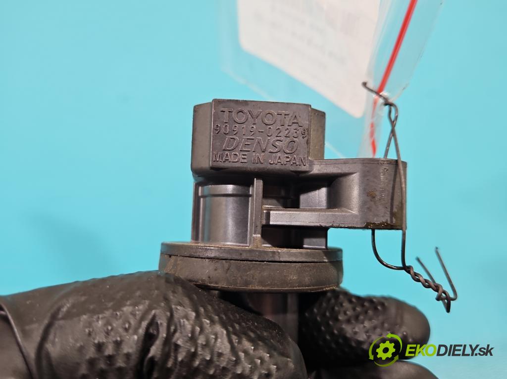 Toyota Corolla Verso II 2004-2009 1.8 VVTI 129 HP automatic 95 kW 1794 cm3 5- cievka zapaľovacia 90919-02239 (Zapaľovacie cievky, moduly)