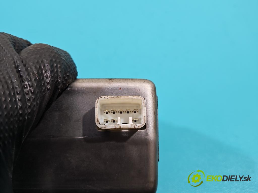 Toyota Corolla Verso II 2004-2009 1.8 VVTI 129 HP automatic 95 kW 1794 cm3 5- Blokáda: řízení: 450200F1 (Ostatné)