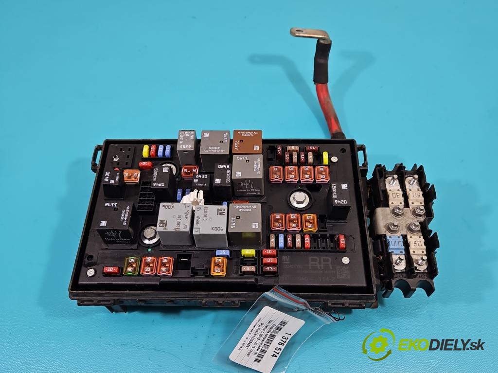 Opel Zafira C 2012-2019 Tourer 2.0 CDTI 165 hp manual 121 kW 1956 cm3 5- skříňka pojistková 13343769 (Pojistkové skříňky)