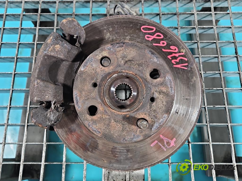 Toyota Yaris I 1999-2005 1.4 D4D 75 HP manual 55 kW 1364 cm3 5- náboj ľavé  (Náboje)