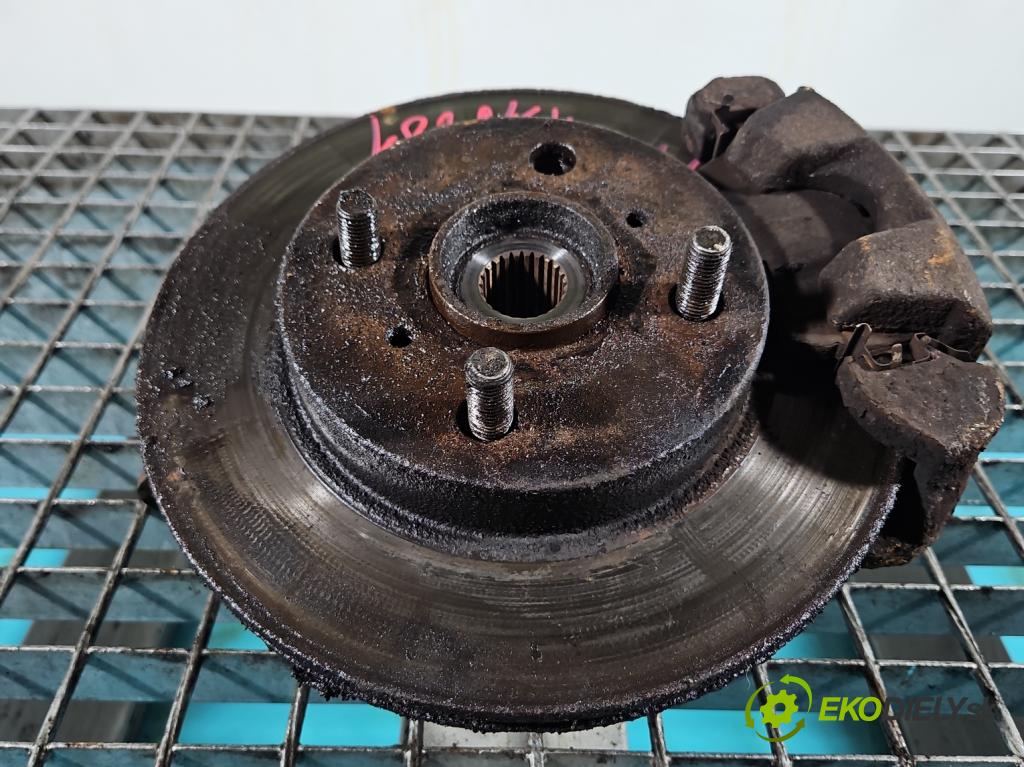 Toyota Yaris I 1999-2005 1.4 D4D 75 HP manual 55 kW 1364 cm3 5- náboj pravé  (Náboje)