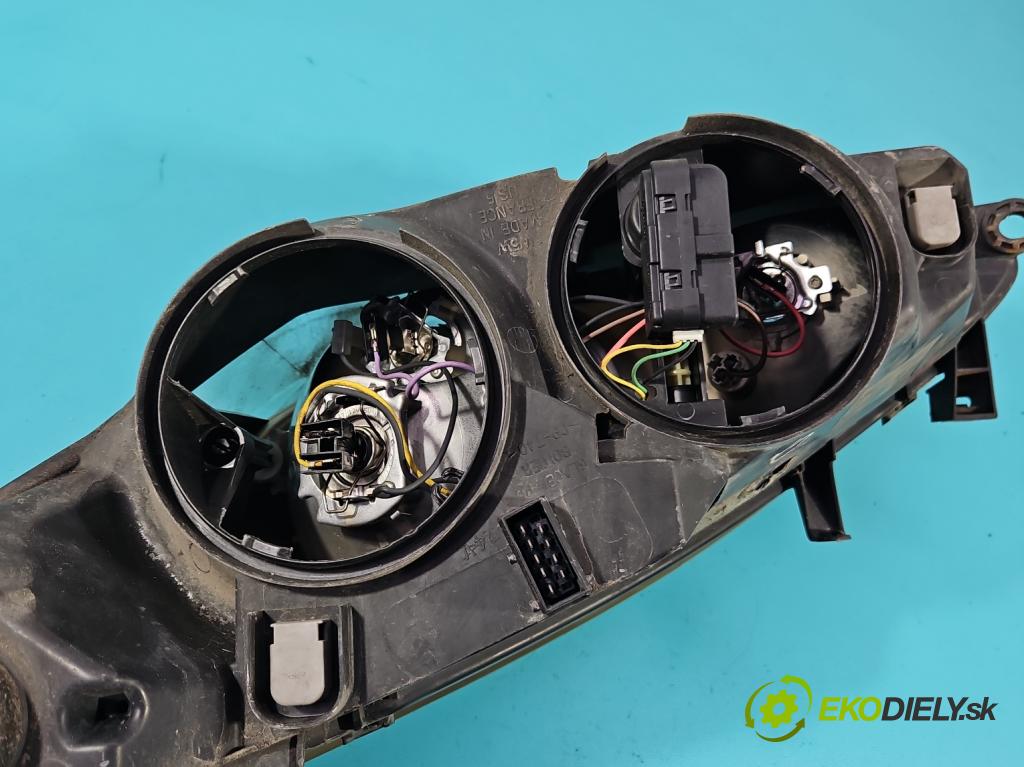 Peugeot 307 1.6 16V 109 HP manual 80 kW 1587 cm3 5- Reflektor: pravý 9634369480 (Pravé)