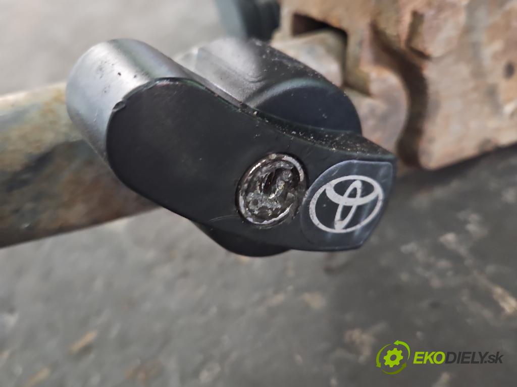 Toyota Avensis II T25 2003-2008 2.0 D4D 126 hp manual 93 kW 1998 cm3 5- oko tažné  (Tažná zařízení)