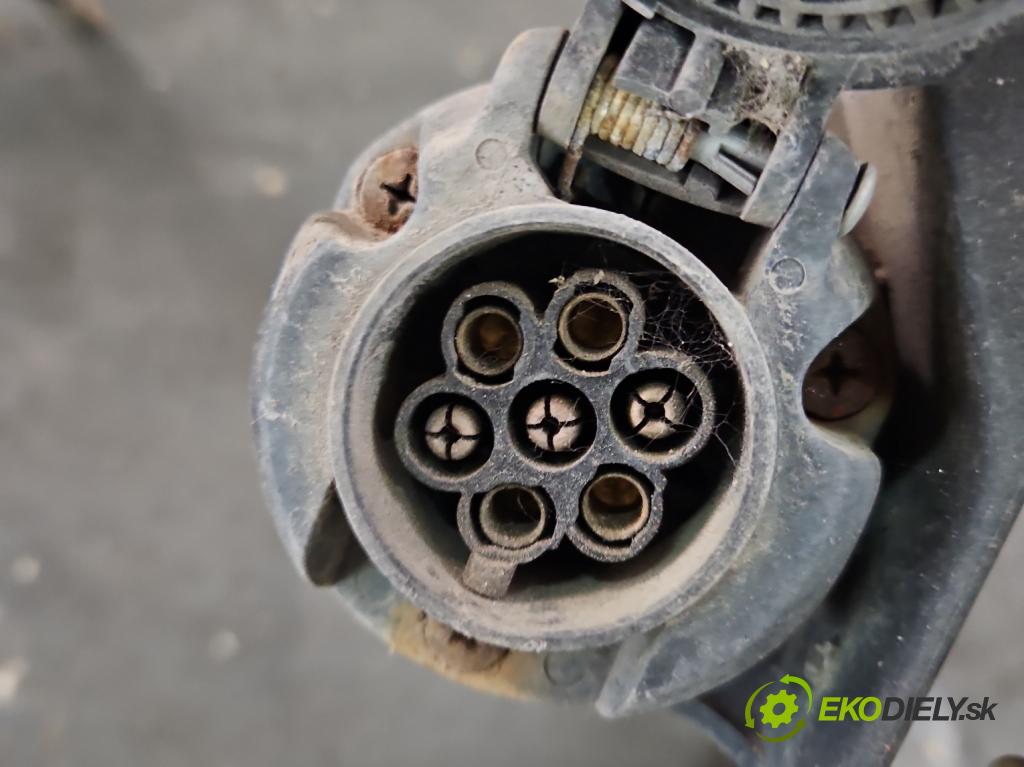 Toyota Avensis II T25 2003-2008 2.0 D4D 126 hp manual 93 kW 1998 cm3 5- oko tažné  (Tažná zařízení)