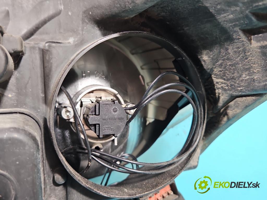 Opel Astra III 2004-2014 1.7 CDTI 80 HP manual 59 kW 1686 cm3 5- Reflektor: pravý  (Pravé)