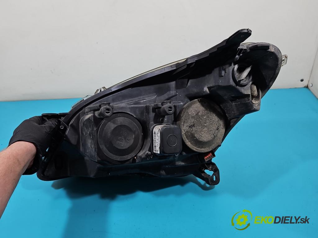 Opel Astra III 2004-2014 1.7 CDTI 80 HP manual 59 kW 1686 cm3 5- Reflektor: pravý  (Pravé)