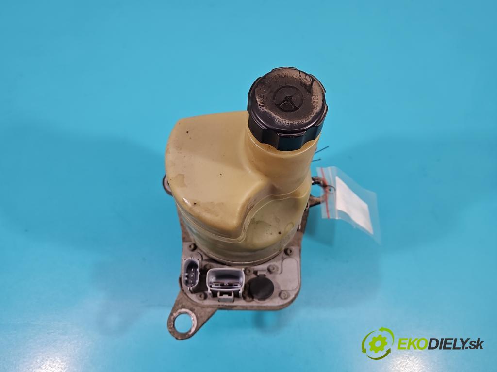 Volvo V50 2.0d 136 HP manual 100 kW 1997 cm3 5- čerpadlo posilovač 31200780 (Servočerpadlá, pumpy riadenia)