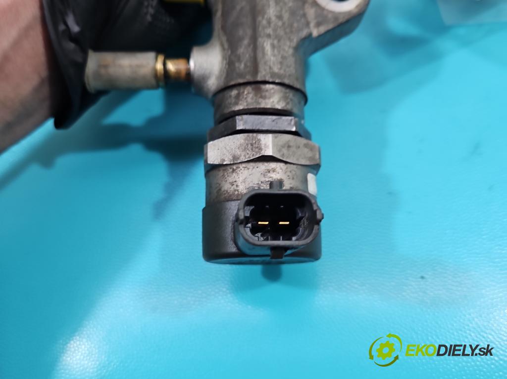 Nissan X-trail II T31 2008-2013 2.0 dci 173KM manual 127 kW 1995 cm3 5- lišta vstrekovacia 0445214155 (Vstrekovacie lišty)