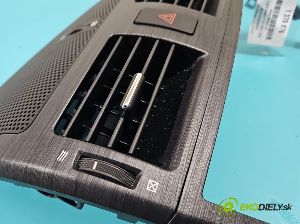 Toyota Avensis III T27 2009-2018 2.0 d4d 126 HP manual 93 kW 1998 cm3 5- Mřížka: kúrenia stredová 55670-05090 (Mriežky kúrenia (fukáre))