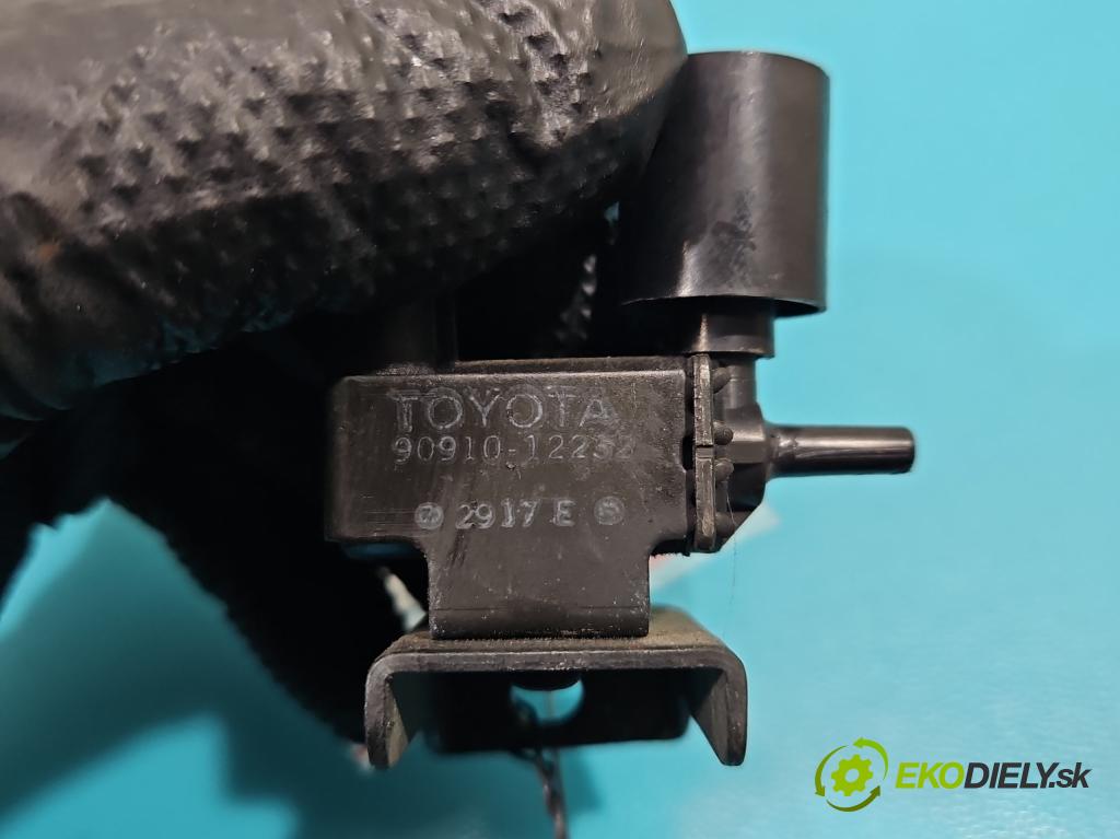 Toyota Corolla E12 2001-2009 2.0 D4D 90 hp manual 66 kW 1995 cm3 3 ...