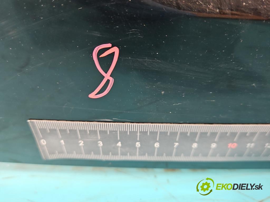 Volvo V50 2.0d 136hp manual 100 kW 1997 cm3 5- zadní kufrové dveře  (Zadní kapoty)