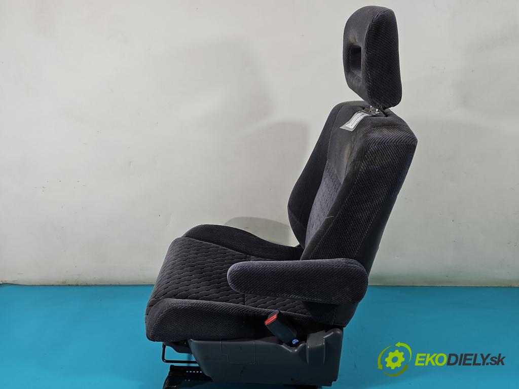 Honda CR-V I 1995-2001 2.0 16V 147 HP manual 108 kW 1973 cm3 5- Sedačka pravý  (Sedačky, sedadlá)