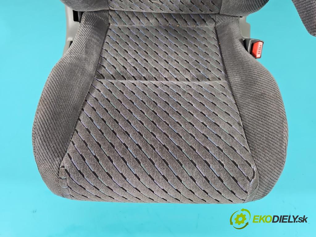 Honda CR-V I 1995-2001 2.0 16V 147 HP manual 108 kW 1973 cm3 5- Sedačka pravý  (Sedačky, sedadlá)